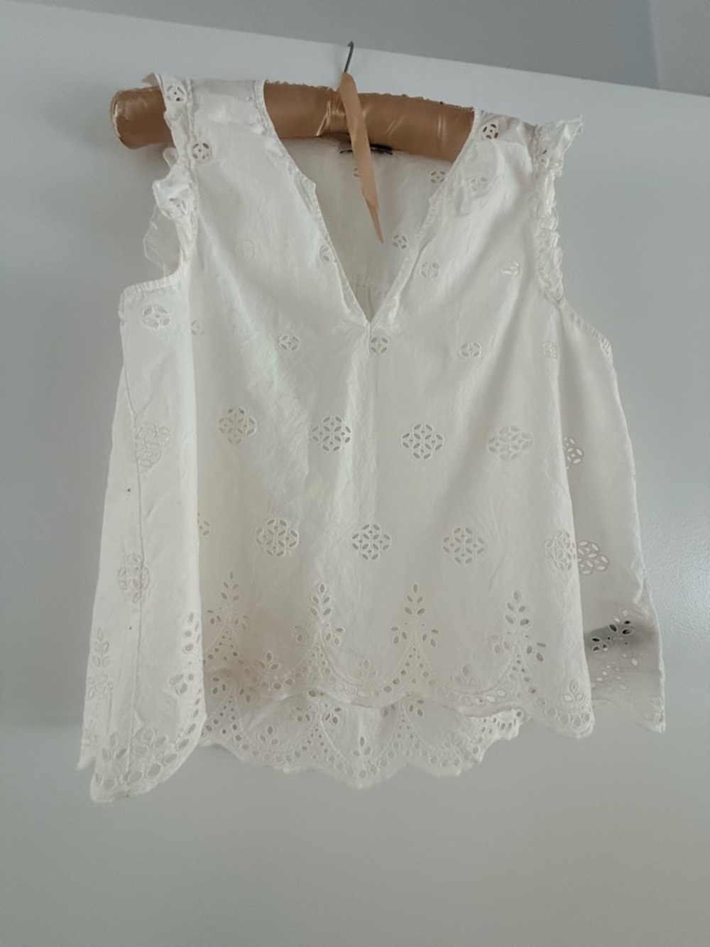Madewell Women's White Eyelet V-Neck Sleeveless Top
